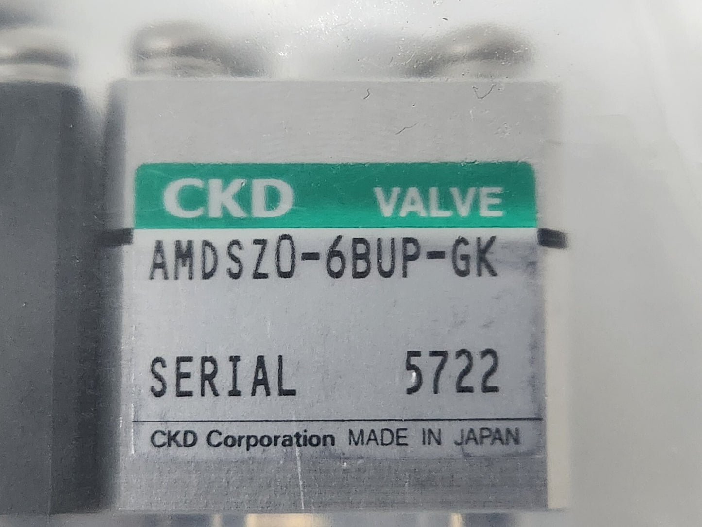 7868573