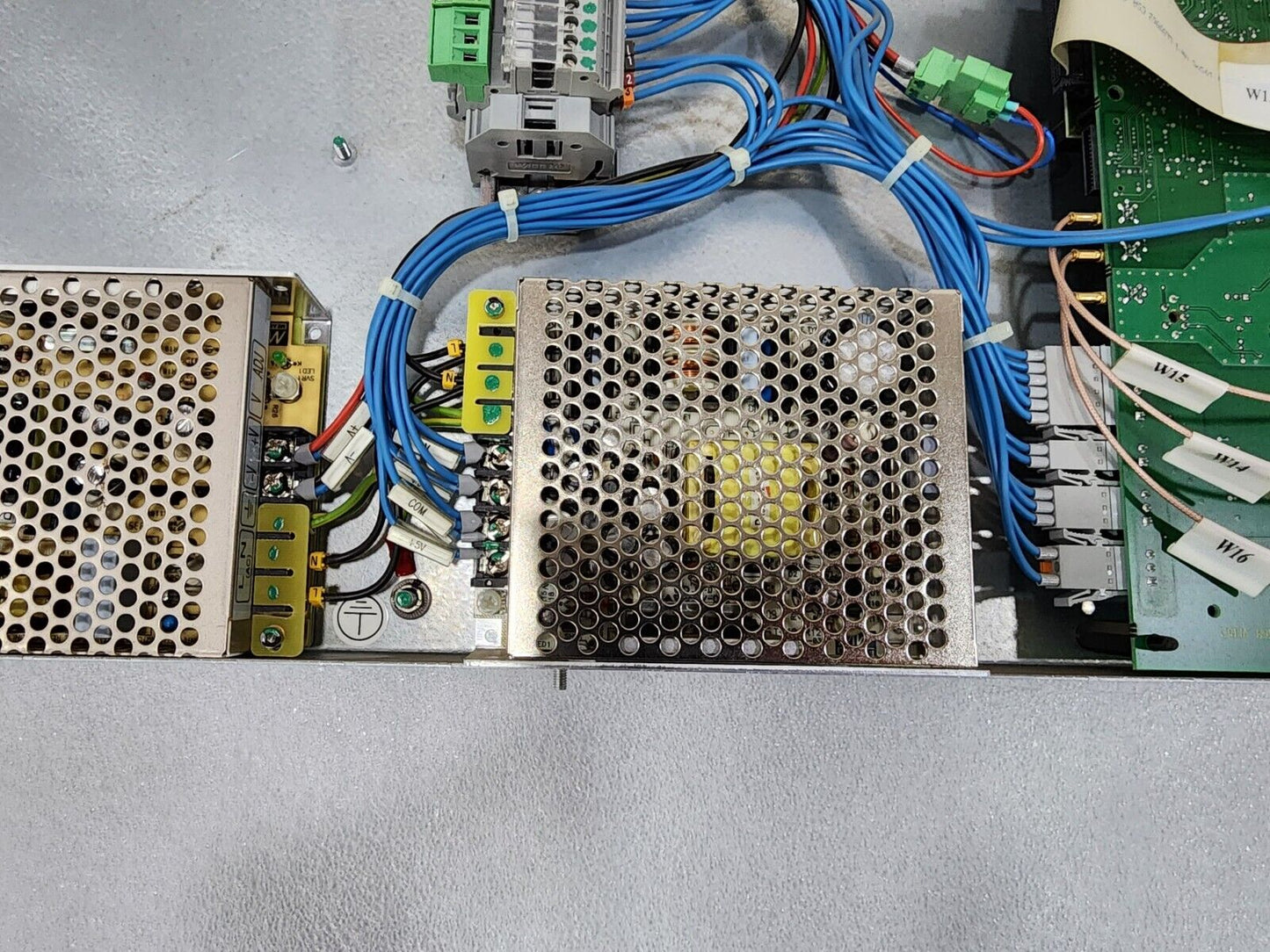As-Is HUTTINGER ELEKTRONIK D-79711 Control box Steuerbox RF 13.56MHz 15-30m