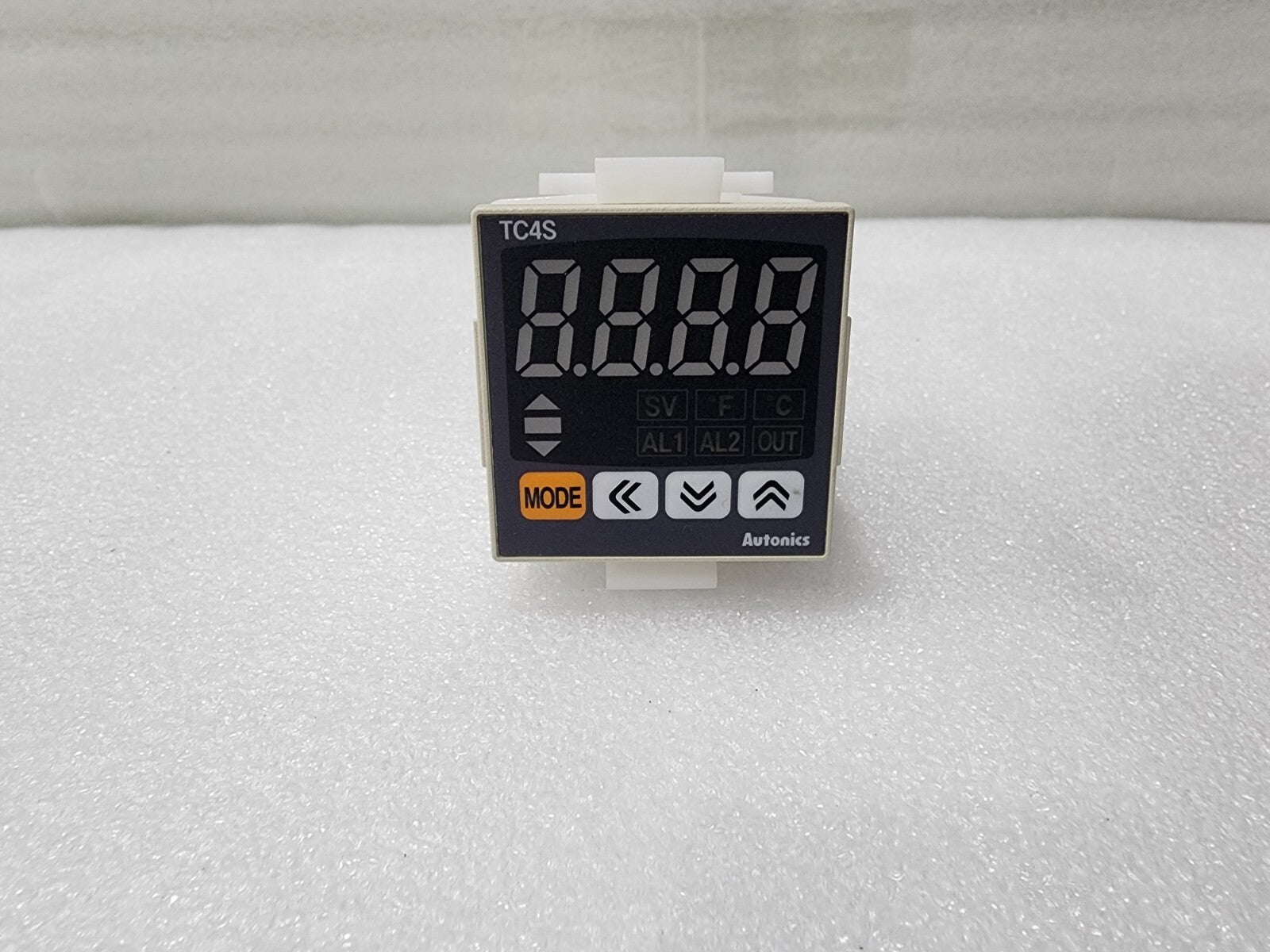 7867915