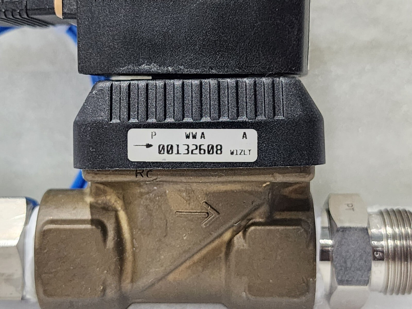 7867544