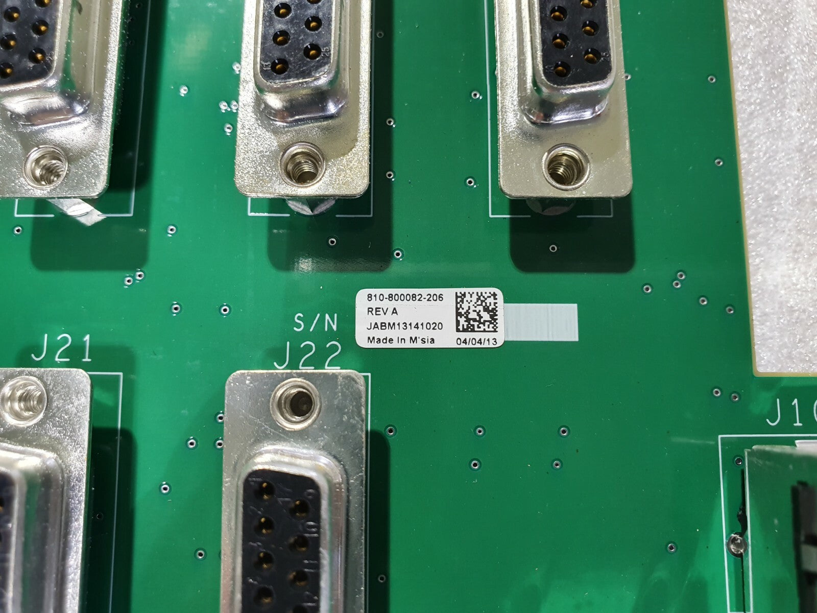 7325300