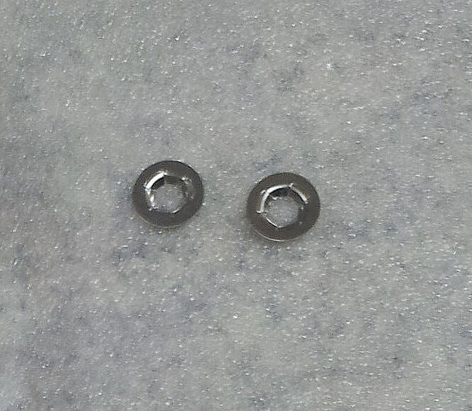 6487704
