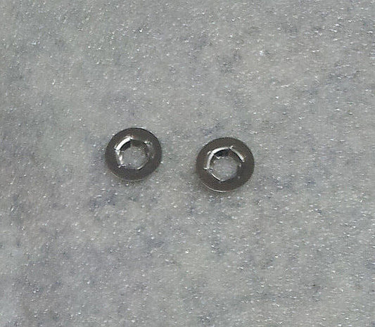 6487704